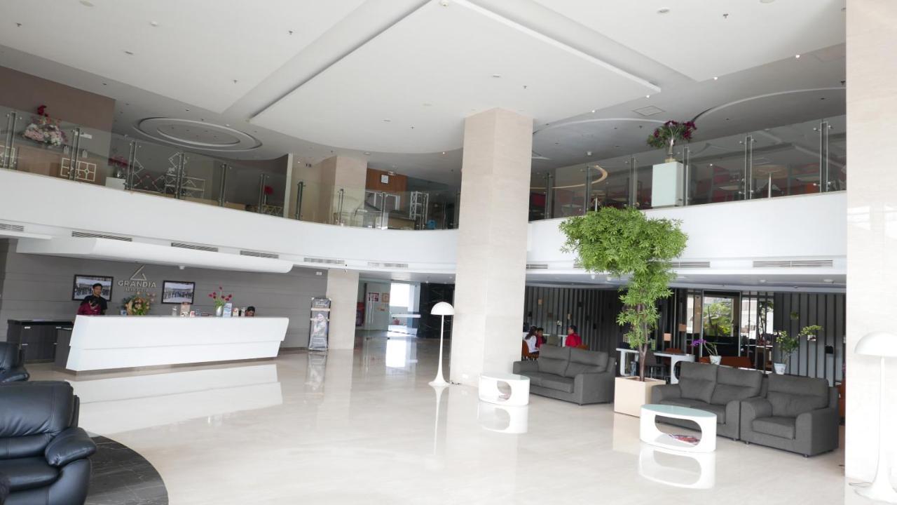Grandia Hotel Bandung Luaran gambar
