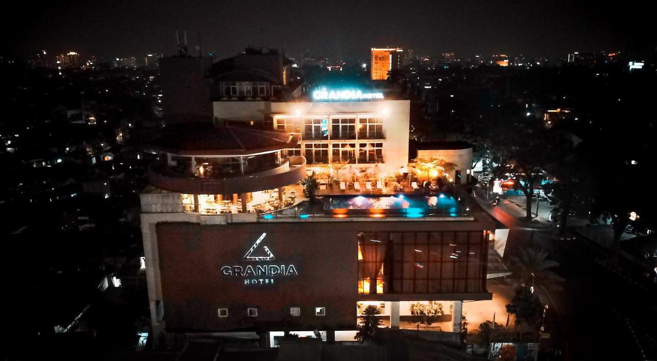 Grandia Hotel Bandung Luaran gambar